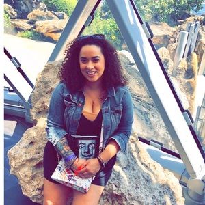 Meet your Posher, Deborah